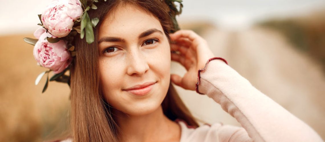 elegant-and-stylish-girl-in-a-summer-field-EJB97HX.jpg